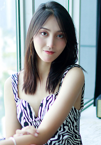 Gorgeous profiles pictures: meet China member Meiyuan from Chengdu