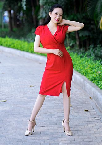 Gorgeous profiles pictures: Thi Huyen （Lisa）, Asian member seeking romantic companionship