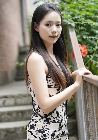 Date the member of your dreams: Yi Yi, member in China